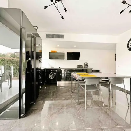Апартаменти Des Oliviers : 4 Prs, Piscine, Parking *